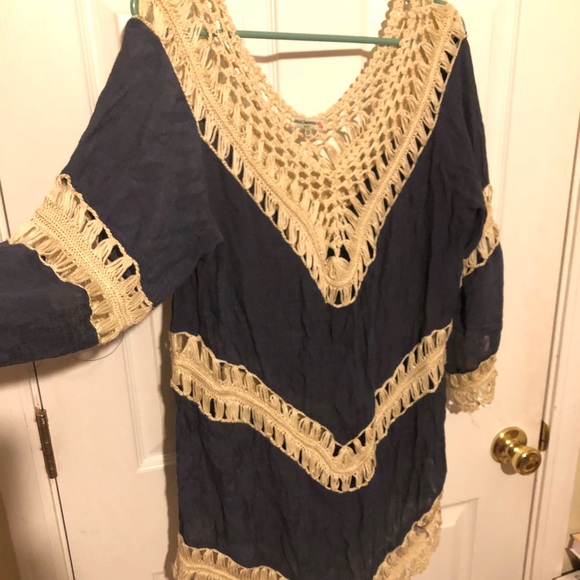 Super cute tunic type top - Picture 2 of 4